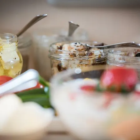 Bauernhof Hoenigshof Guest house