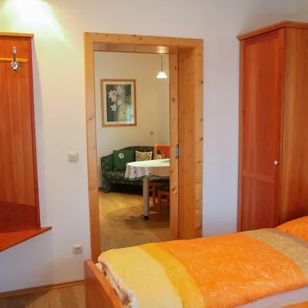 Guest house Bauernhof Hoenigshof 3*